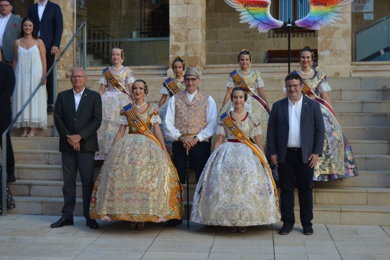 Festa Major 2022: Los falleros animan las calles de Dénia con las cucañas y el concurso de paellas 